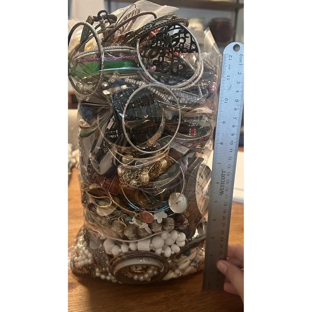 13 Lbs Vintage To Now WEAR CRAFT REPAIR Junk Drawer‎ Jewelry Lot